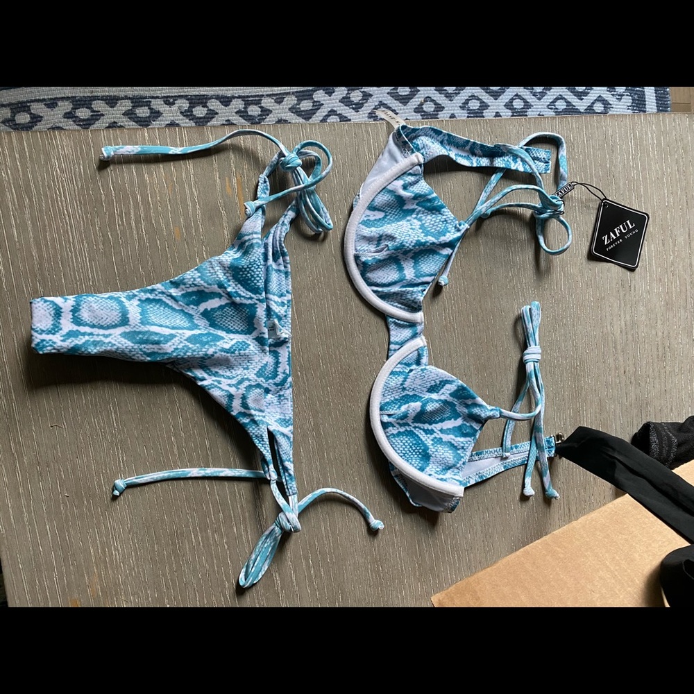 NWT bikini